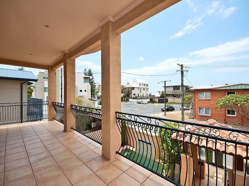 2/14 Fraser Avenue, Mermaid Beach QLD 4218