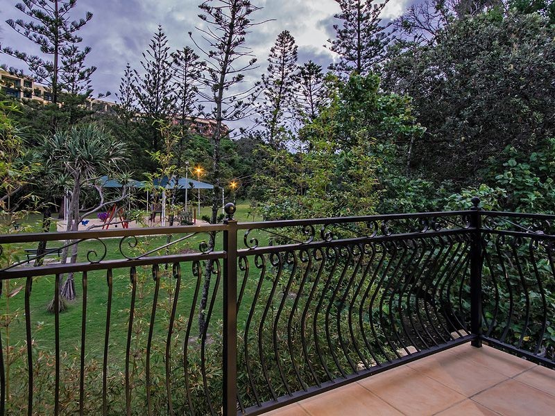 14 Fraser Ave, Mermaid Beach QLD 4218