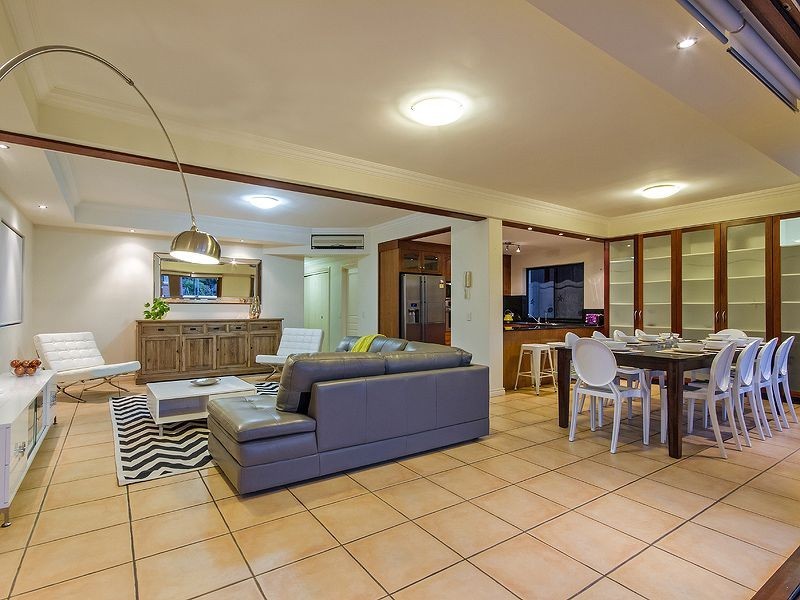 14 Fraser Ave, Mermaid Beach QLD 4218