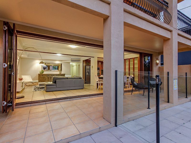 14 Fraser Ave, Mermaid Beach QLD 4218