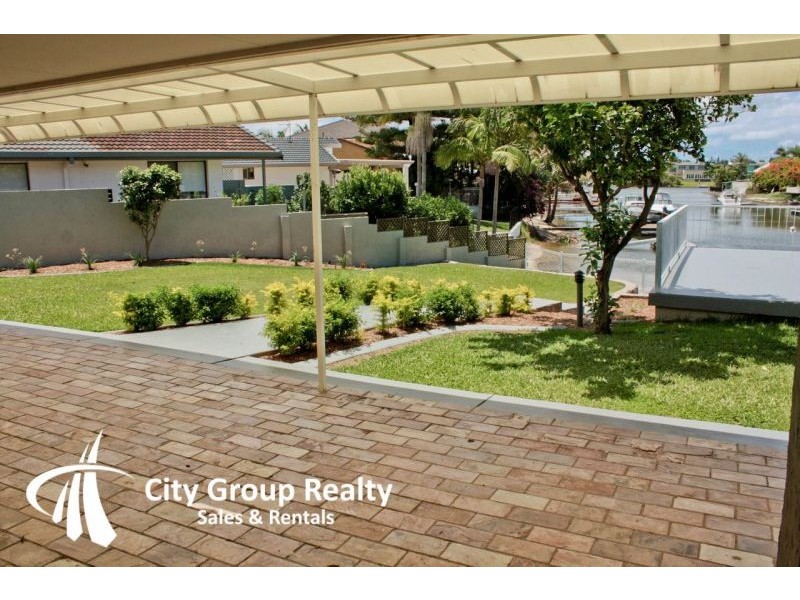 40 Cypress Drive, Broadbeach Waters QLD 4218