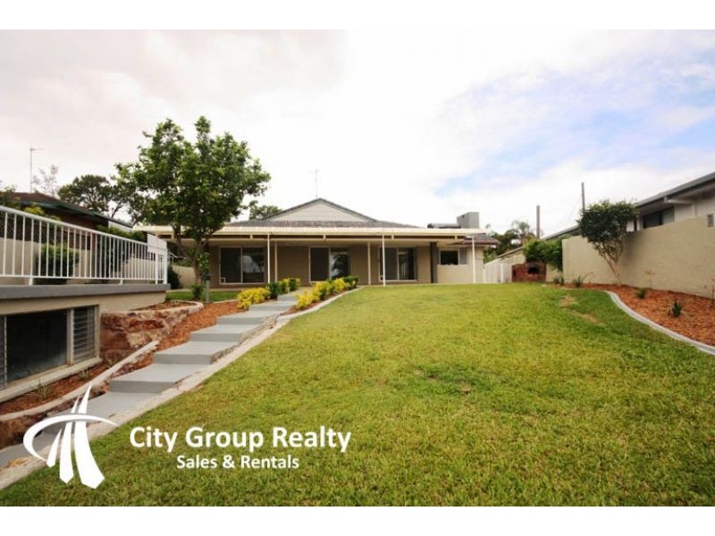 40 Cypress Drive, Broadbeach Waters QLD 4218