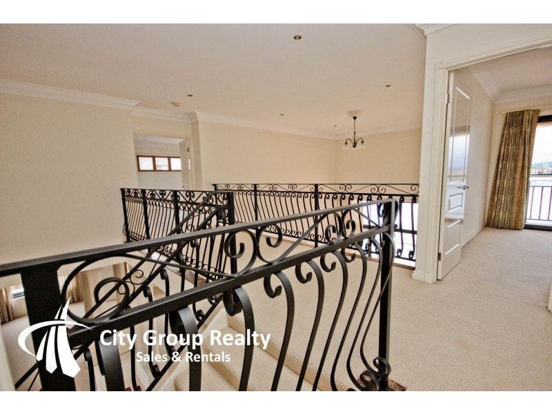 121 Edinburgh Road, Benowa QLD 4217