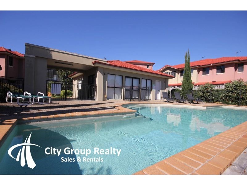 2 Geraldton Drive, Varsity Lakes QLD 4227