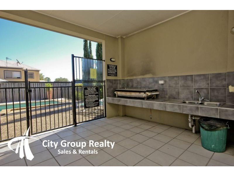 2 Geraldton Drive, Varsity Lakes QLD 4227