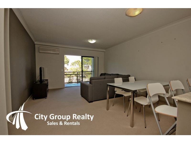2 Geraldton Drive, Varsity Lakes QLD 4227