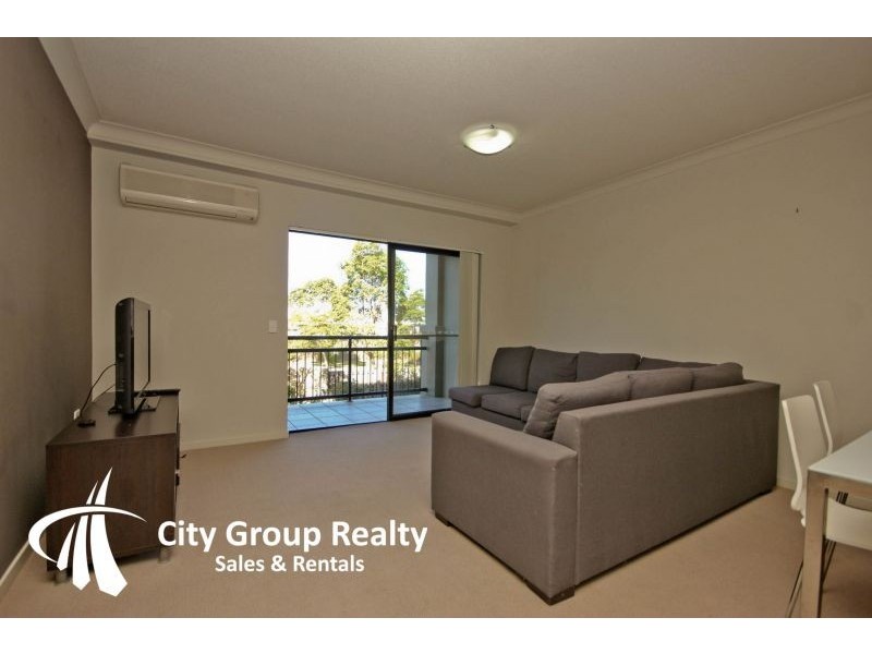 2 Geraldton Drive, Varsity Lakes QLD 4227