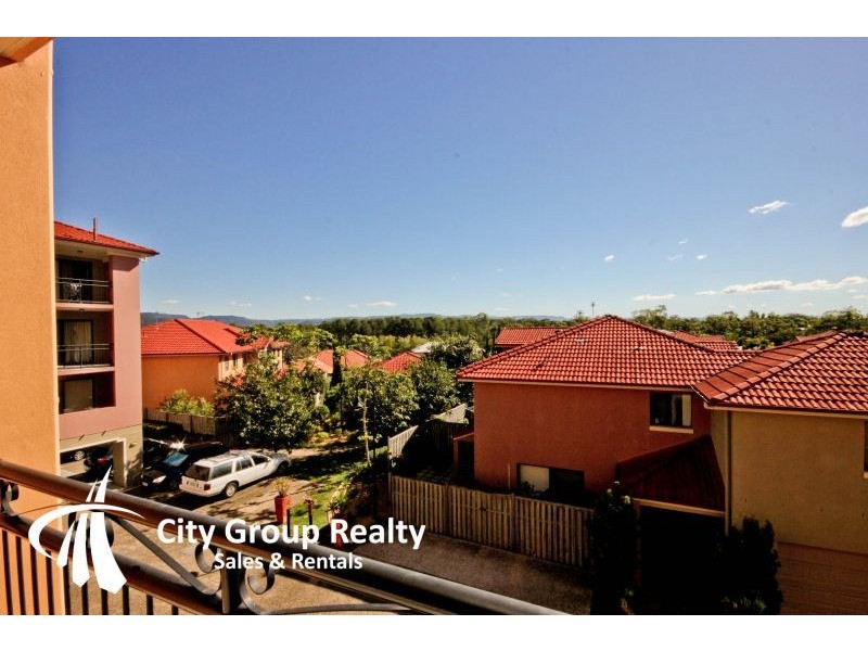 2 Geraldton Drive, Varsity Lakes QLD 4227