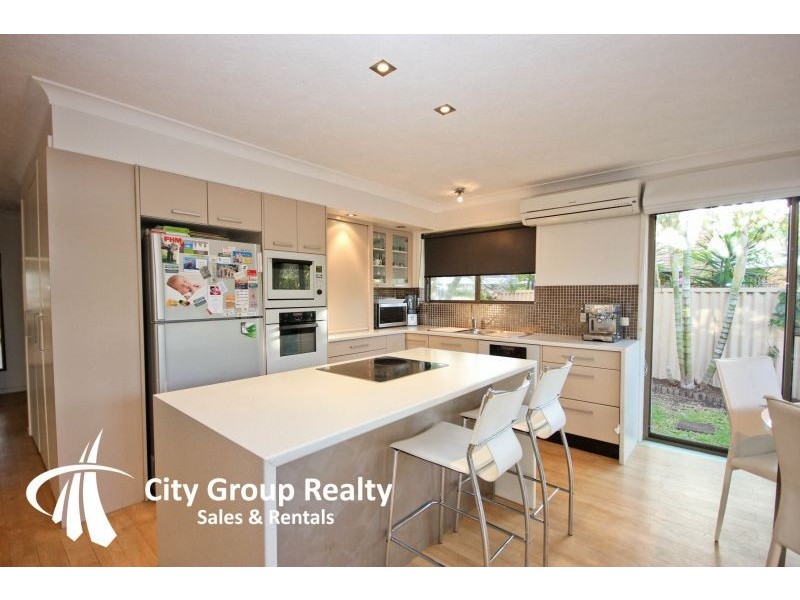 2/26 Wagtail Court, Burleigh Waters QLD 4220