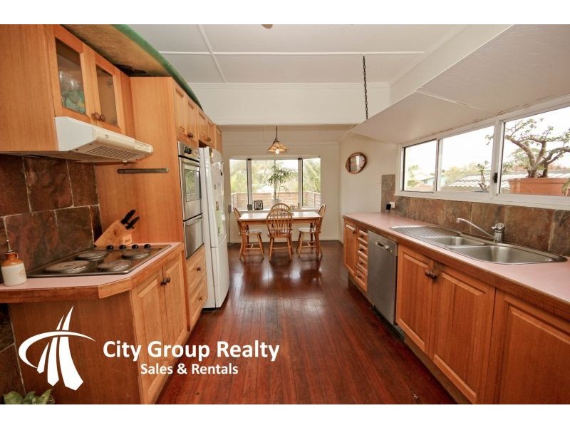 19 Twenty Fifth Av, Palm Beach QLD 4221