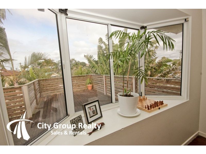 19 Twenty Fifth Av, Palm Beach QLD 4221