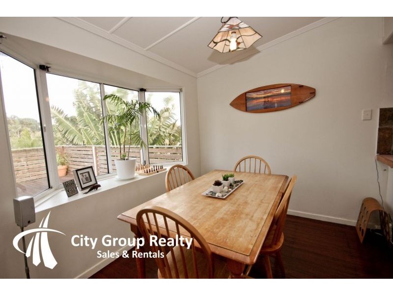 19 Twenty Fifth Av, Palm Beach QLD 4221