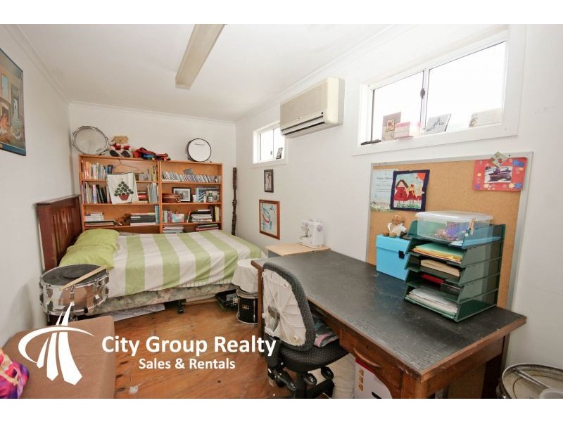 19 Twenty Fifth Av, Palm Beach QLD 4221