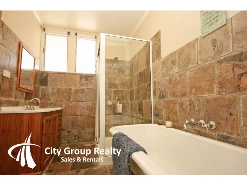 19 Twenty Fifth Av, Palm Beach QLD 4221