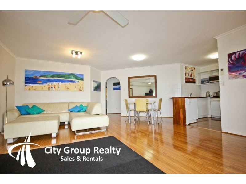 11 Breaker Street, Main Beach QLD 4217