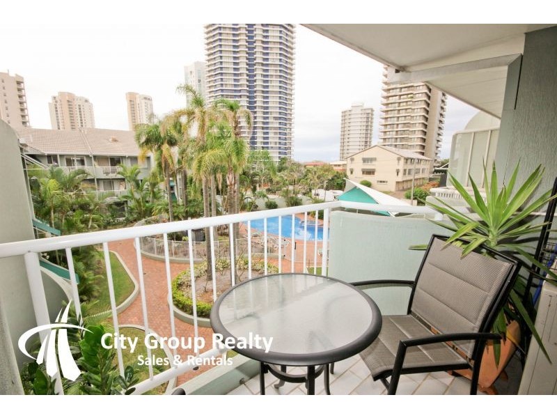 11 Breaker Street, Main Beach QLD 4217