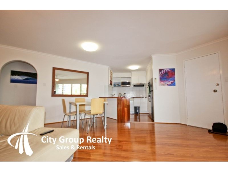 11 Breaker Street, Main Beach QLD 4217