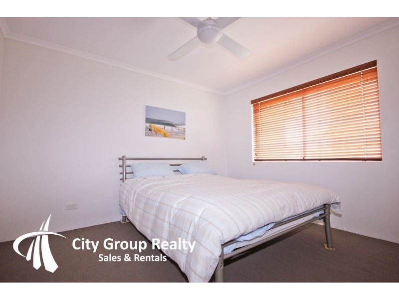 11 Breaker Street, Main Beach QLD 4217