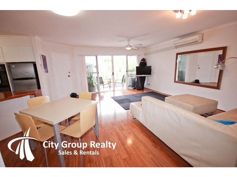 11 Breaker Street, Main Beach QLD 4217