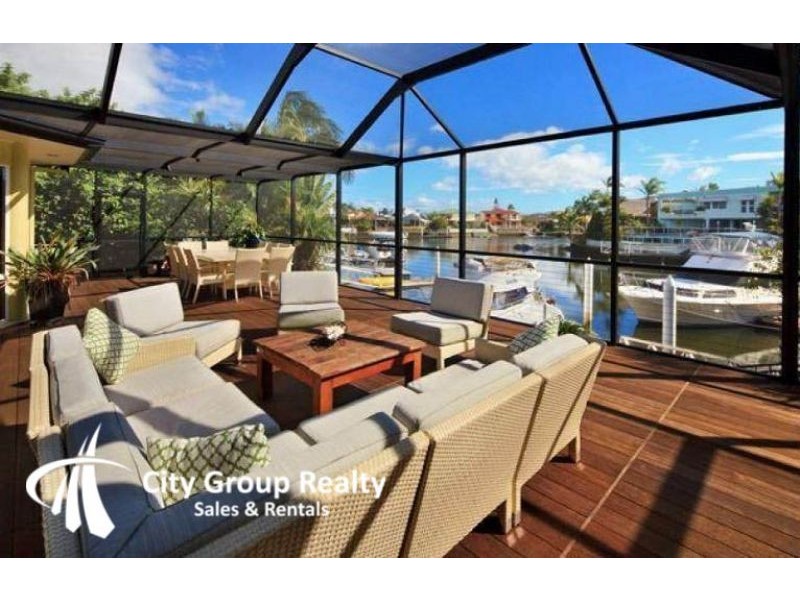 18 Nirvana Court, Runaway Bay QLD 4216