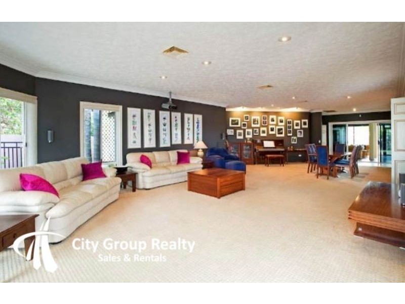 18 Nirvana Court, Runaway Bay QLD 4216