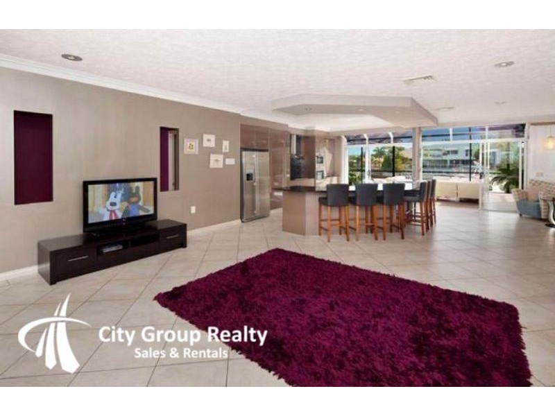 18 Nirvana Court, Runaway Bay QLD 4216