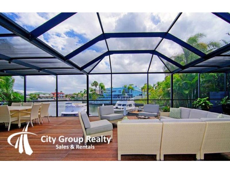 18 Nirvana Court, Runaway Bay QLD 4216