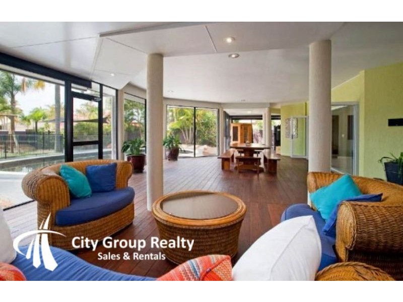 18 Nirvana Court, Runaway Bay QLD 4216