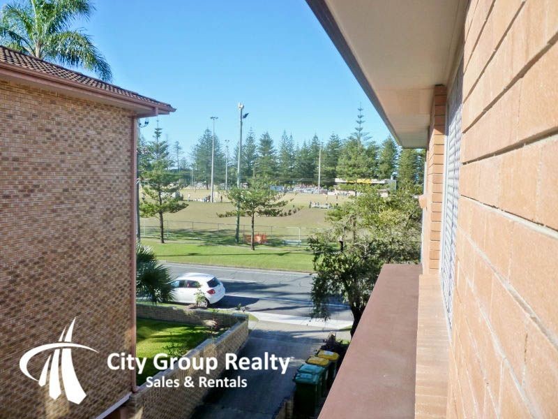 146 Surf Parade, Broadbeach QLD 4218
