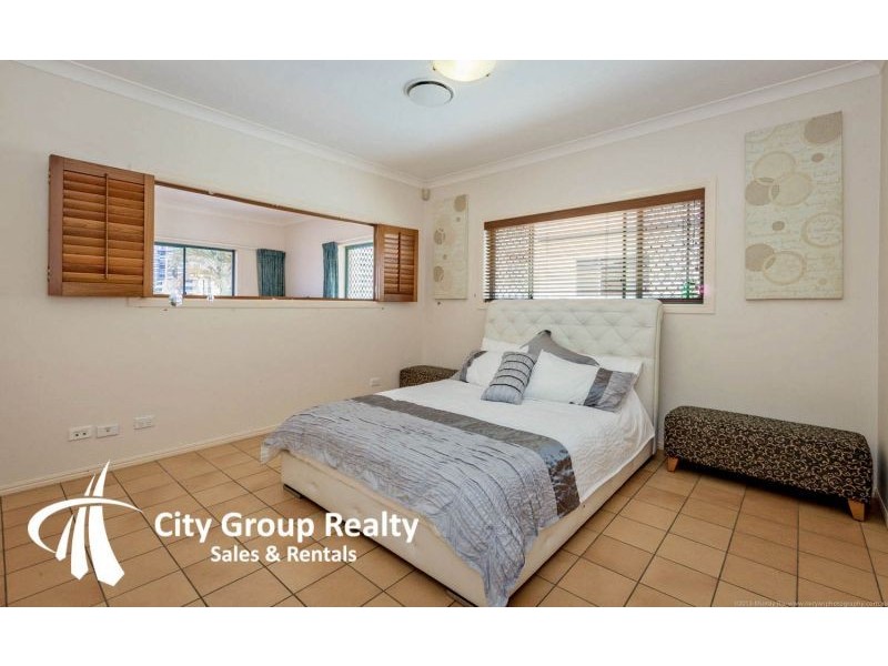 Chevron Island QLD 4217