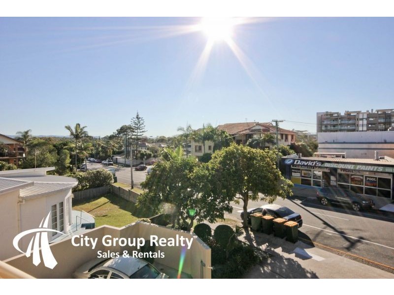 4 Mountainview Ave, Miami QLD 4220