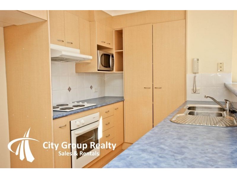 4 Mountainview Ave, Miami QLD 4220