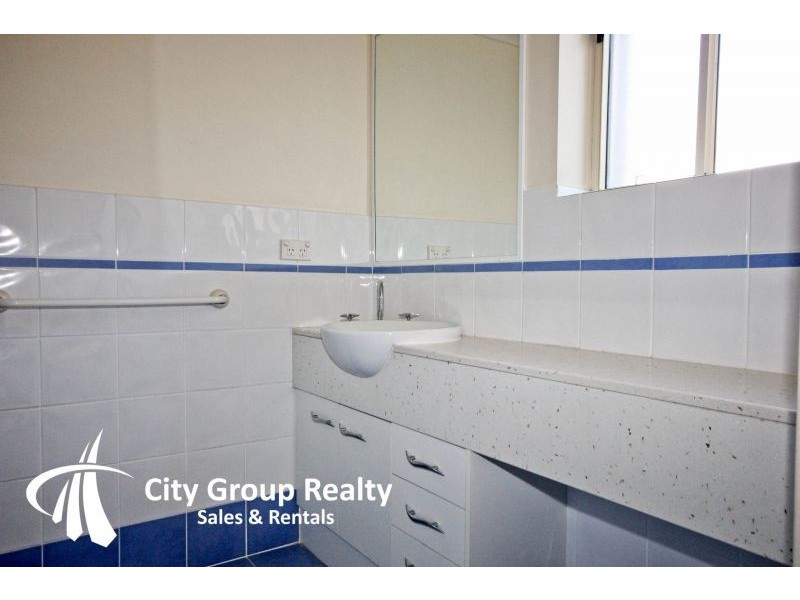 4 Mountainview Ave, Miami QLD 4220