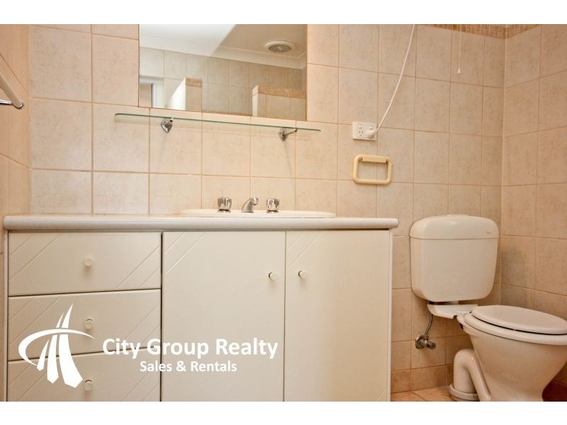 476 Oxley Drive, Runaway Bay QLD 4216