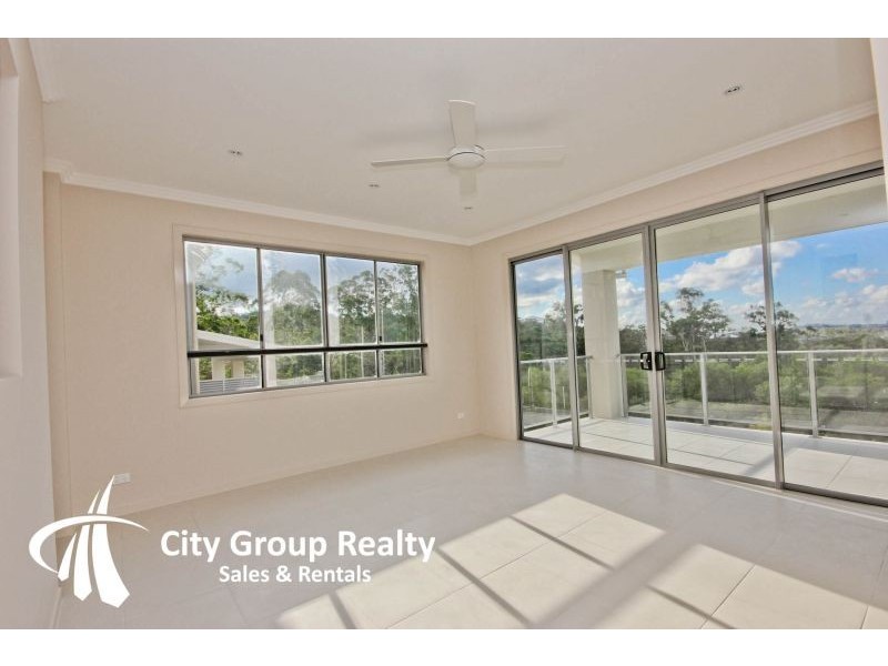 39B Diamantina, Pacific Pines QLD 4211