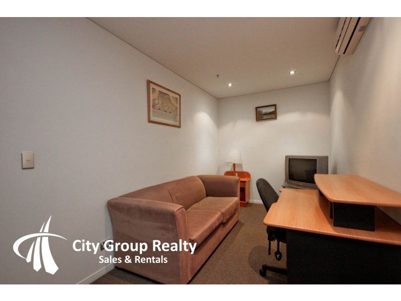 704/4 Como Crescent, Southport QLD 4215