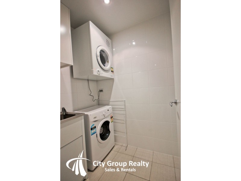 704/4 Como Crescent, Southport QLD 4215