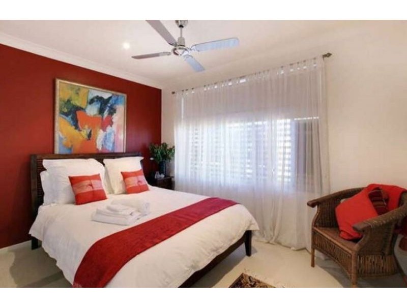 Broadbeach Waters QLD 4218