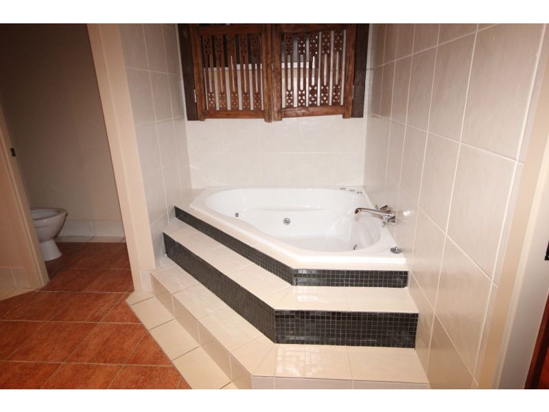 Broadbeach Waters QLD 4218