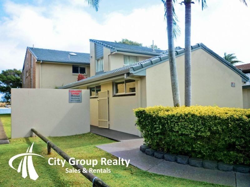 27 Duet Drive, Mermaid Waters QLD 4218
