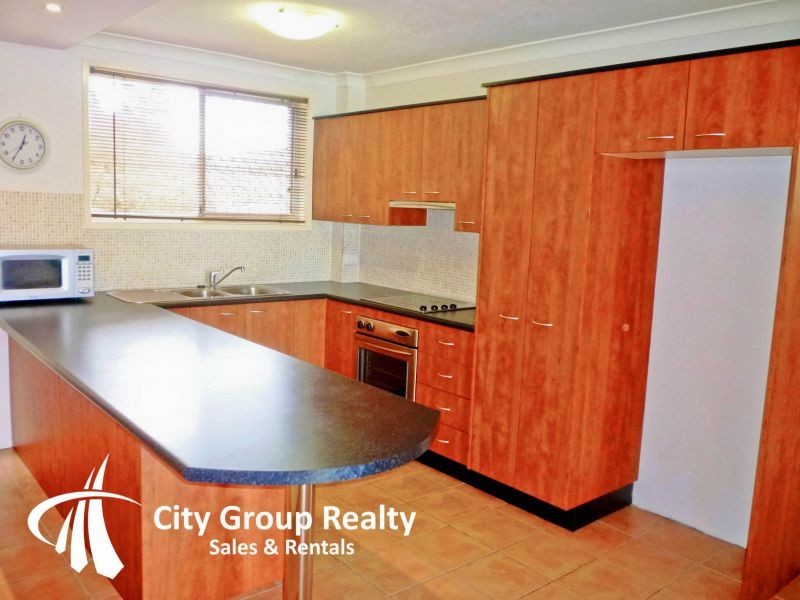 27 Duet Drive, Mermaid Waters QLD 4218