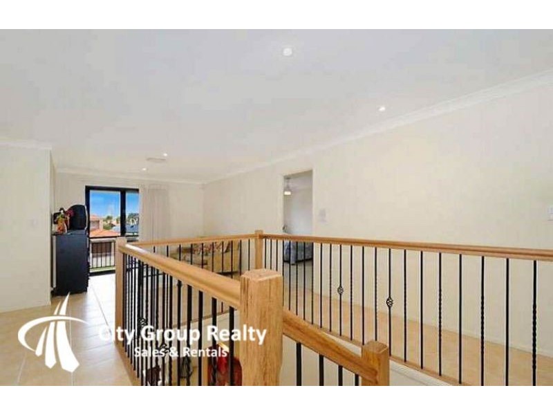 77 Edinburgh Road, Benowa QLD 4217