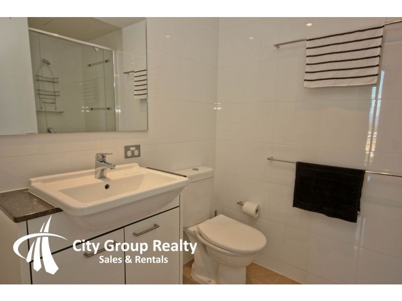 22 Surf Parade, Broadbeach QLD 4218