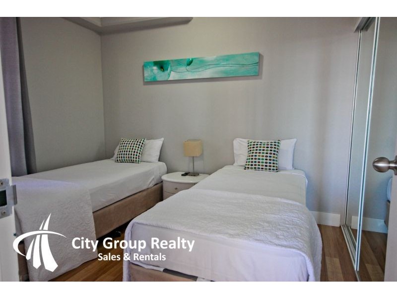 30 Surf Parade, Broadbeach QLD 4218