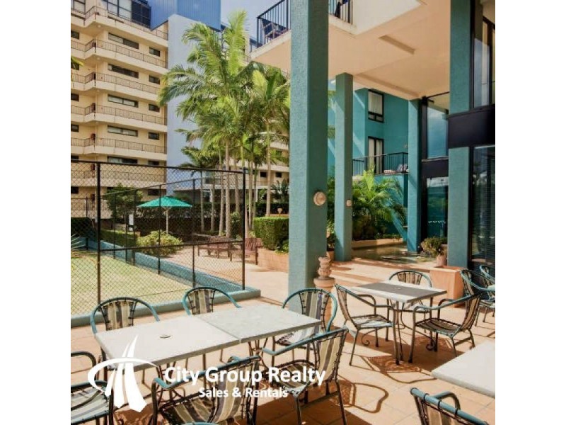 30 Surf Parade, Broadbeach QLD 4218