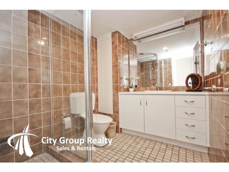 4 Thornton Street, Surfers Paradise QLD 4217