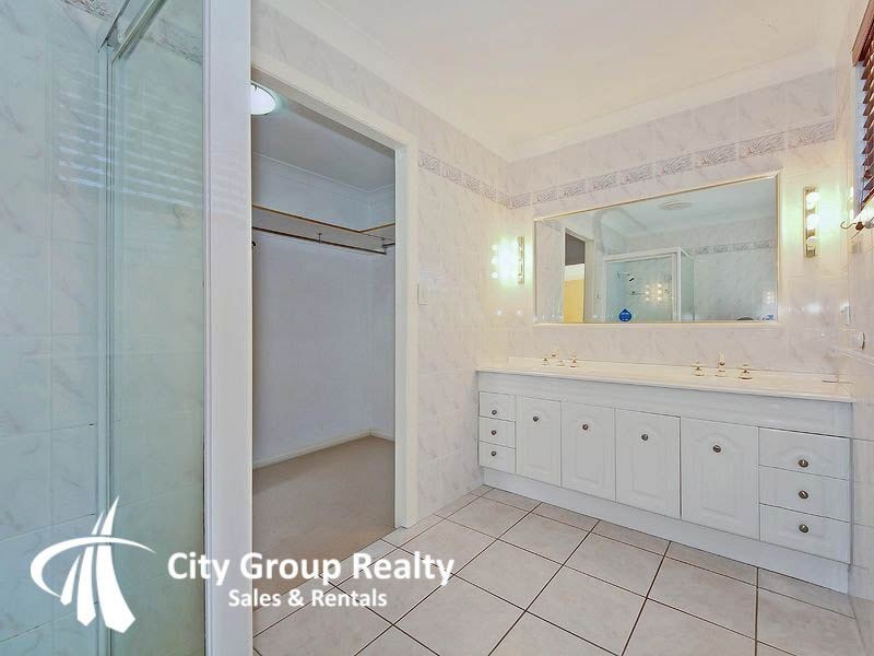 Broadbeach Waters QLD 4218