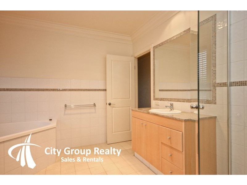 119 Edinburgh Road, Benowa Waters QLD 4217