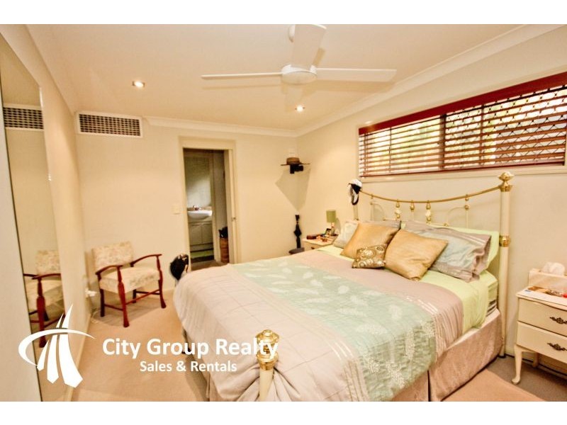 29 Curlew Crescent, Burleigh Waters QLD 4220
