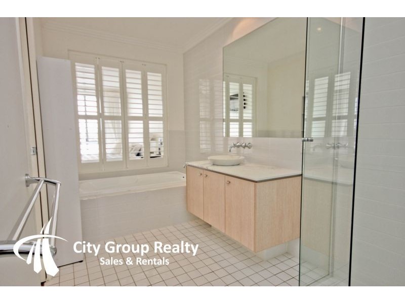 Varsity Lakes QLD 4227